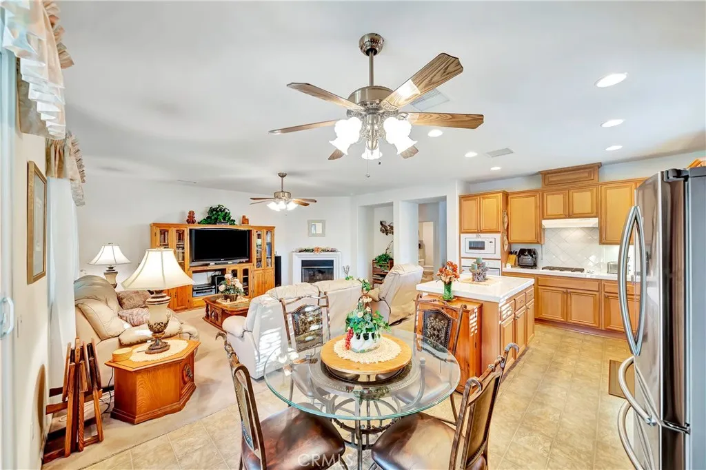 6147 W Avenue J15, Lancaster, California 93536 home-pic-18